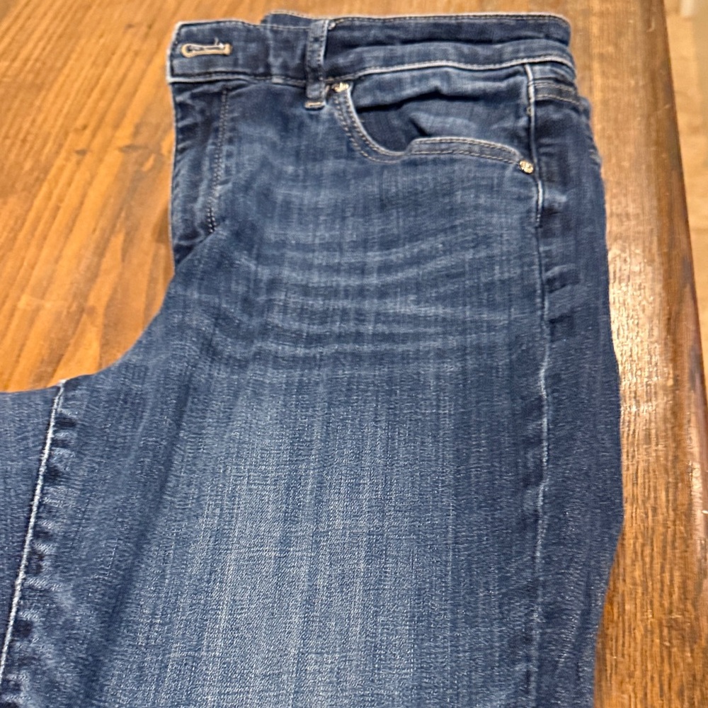 White House officials Black Market Dark Blue boyfriend Leg Jeans